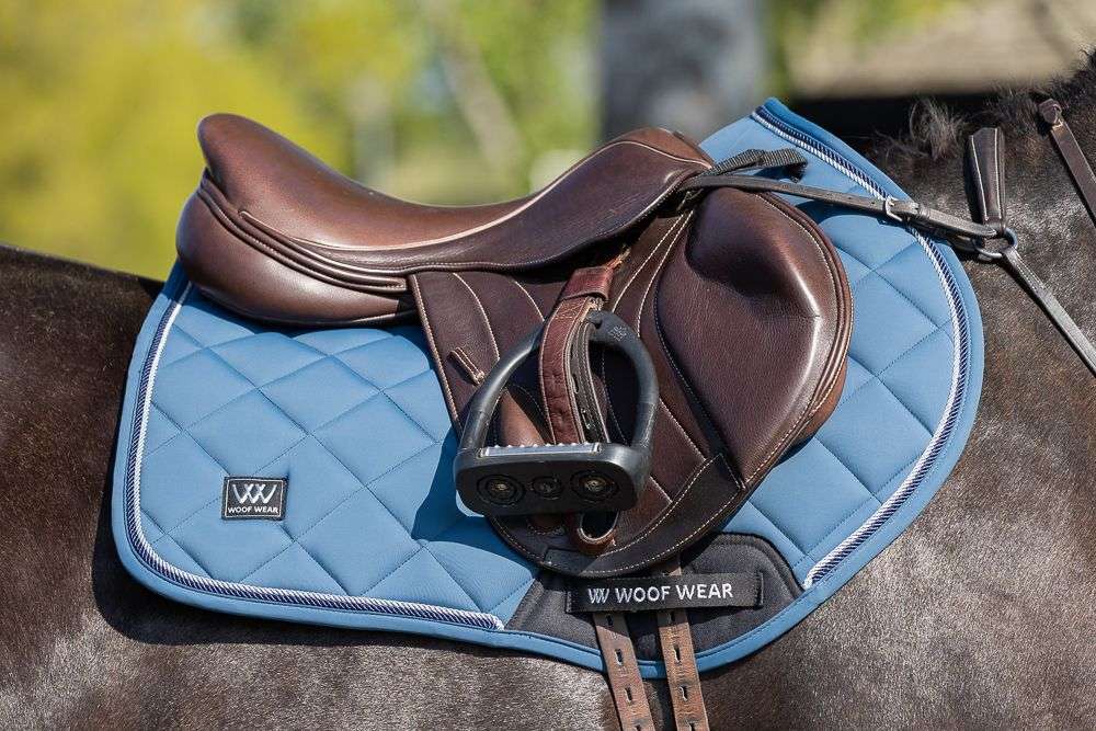 Woof Wear Vision Aura Close Contact Saddle Pad