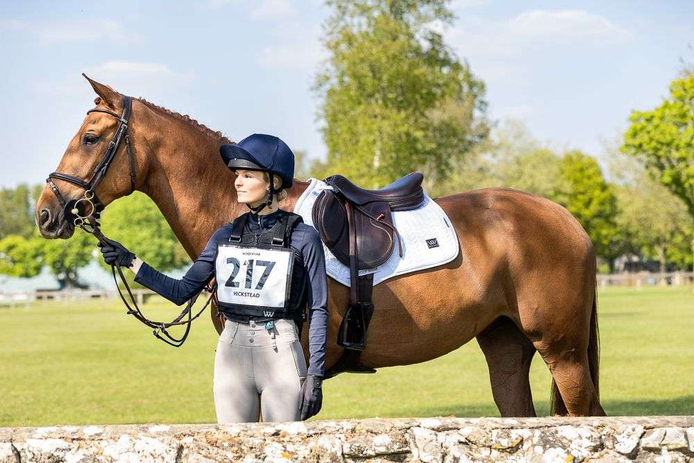 Woof Wear Vision Aura Close Contact Saddle Pad