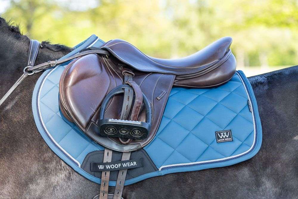 Woof Wear Vision Aura Close Contact Saddle Pad