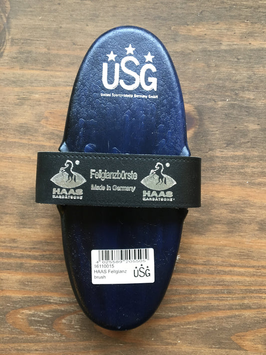 Haas Soft Coat Fellglanz Brush - Top Of The Clops