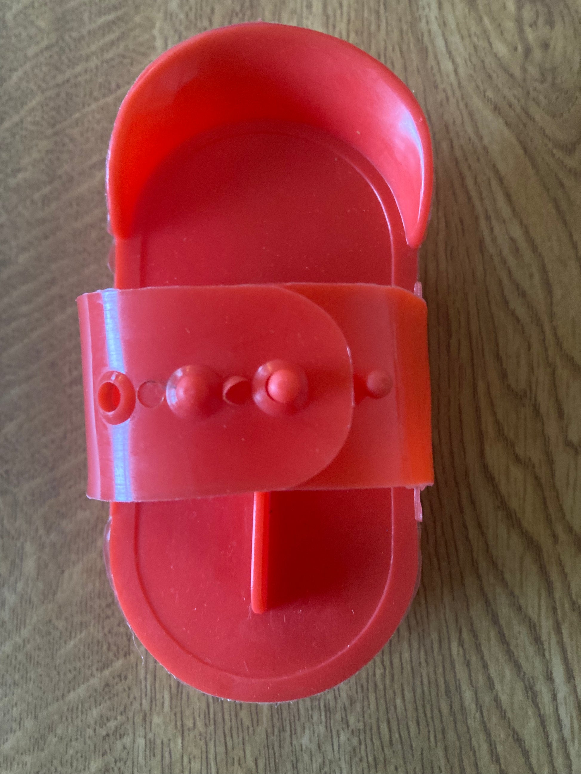 Childs Small Plastic Curry Comb - Top Of The Clops