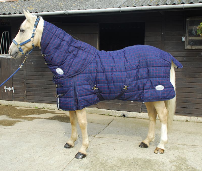 Rhinegold Orlando Heavy Weight Standard Neck 300g Stable Quilt - Top Of The Clops