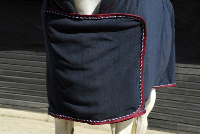 Rhinegold Comfey Collar Fleece Rug - Top Of The Clops