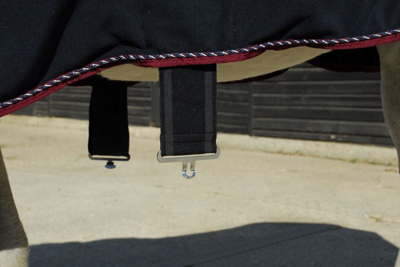 Rhinegold Comfey Collar Fleece Rug - Top Of The Clops